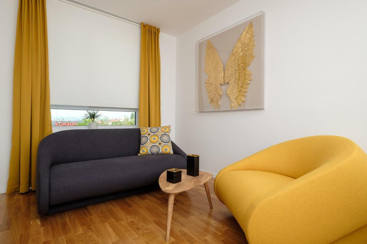 Studio Apartman KRILA WINGS Apartment Zagreb Bagian luar foto